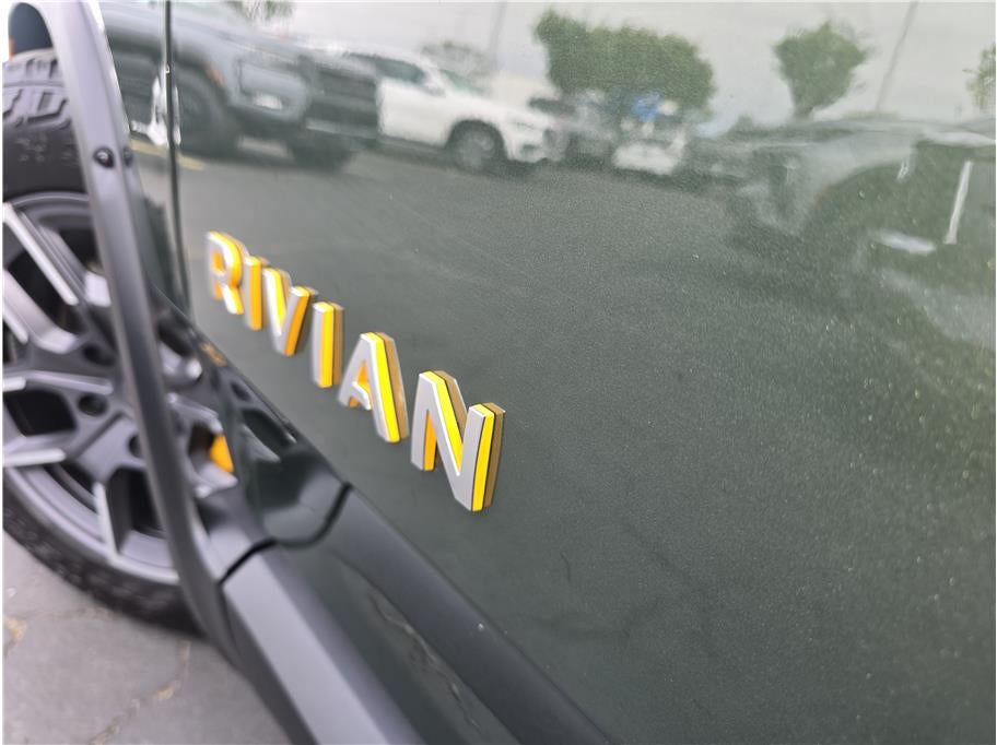 2024 Rivian R1S Quad Large Sport Utility 4D