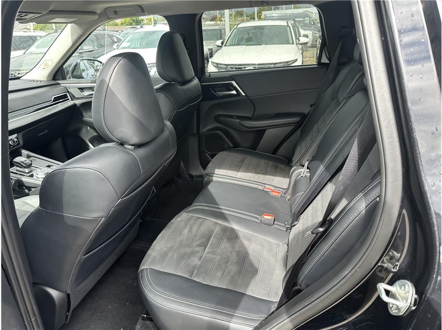 2024 Mitsubishi Outlander PHEV SE Sport Utility 4D