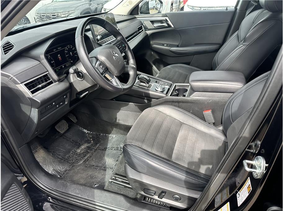 2024 Mitsubishi Outlander PHEV SE Sport Utility 4D