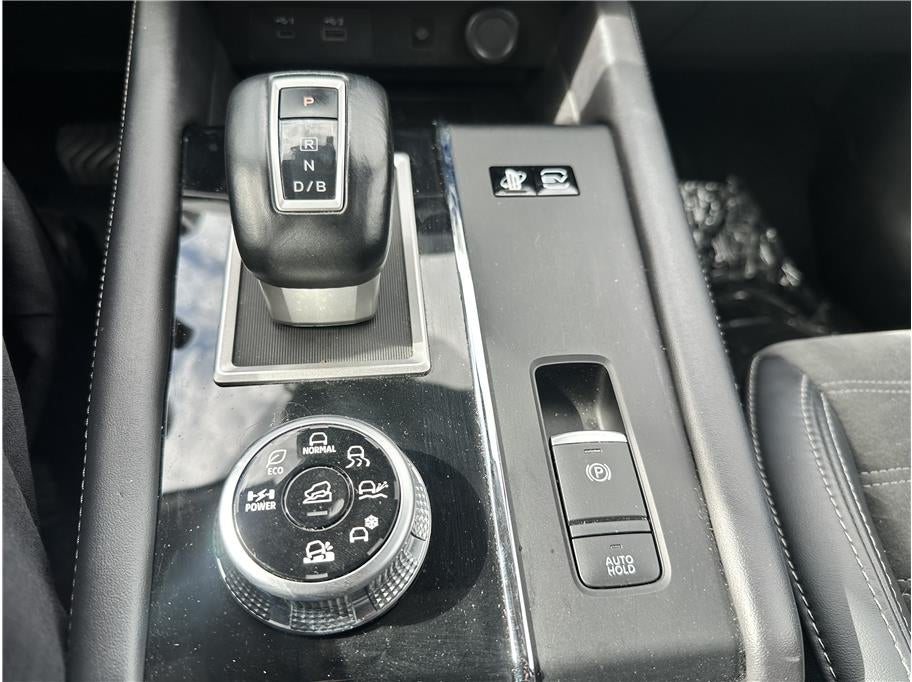 2024 Mitsubishi Outlander PHEV SE Sport Utility 4D