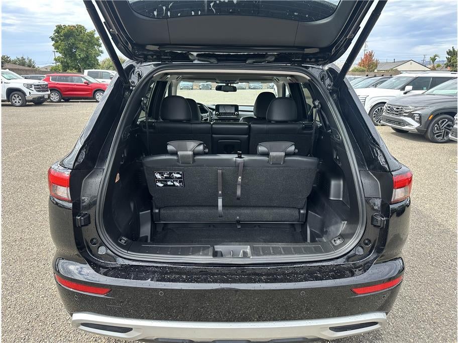 2024 Mitsubishi Outlander PHEV SE Sport Utility 4D