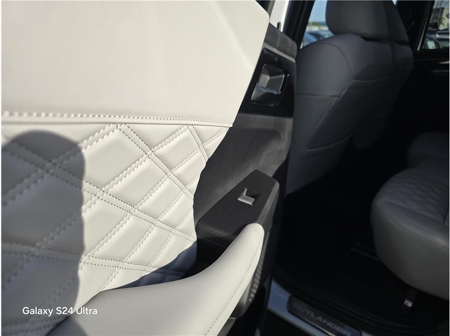 2025 Mitsubishi Outlander PHEV SEL Sport Utility 4D