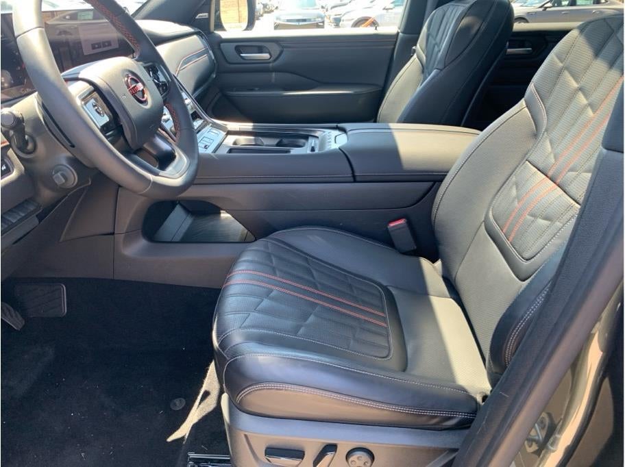 2026 Nissan Armada PRO-4X Sport Utility 4D