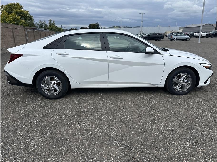 2026 Hyundai Elantra SE Sedan 4D