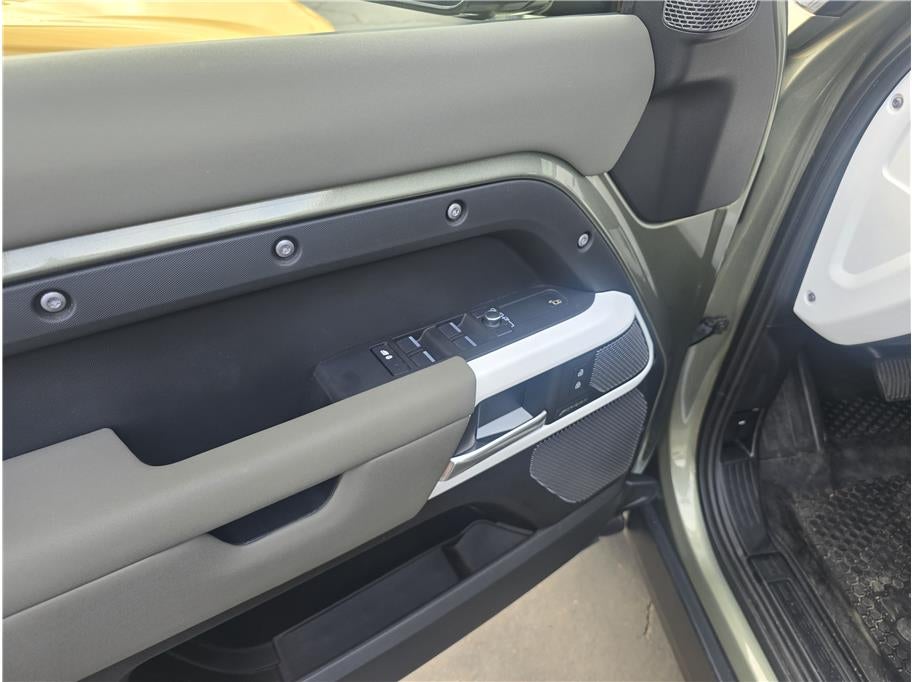 2022 Land Rover Defender 110 S Sport Utility 4D