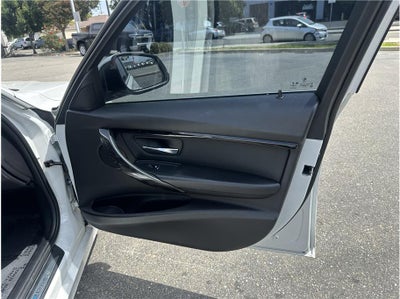 2018 BMW 3 Series 330e iPerformance Sedan 4D