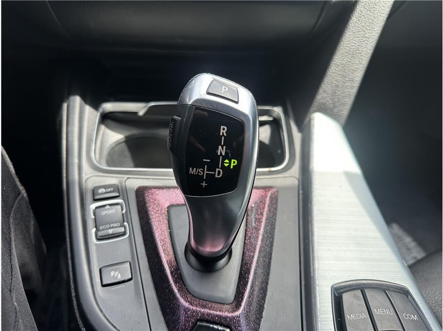2018 BMW 3 Series 330e iPerformance Sedan 4D