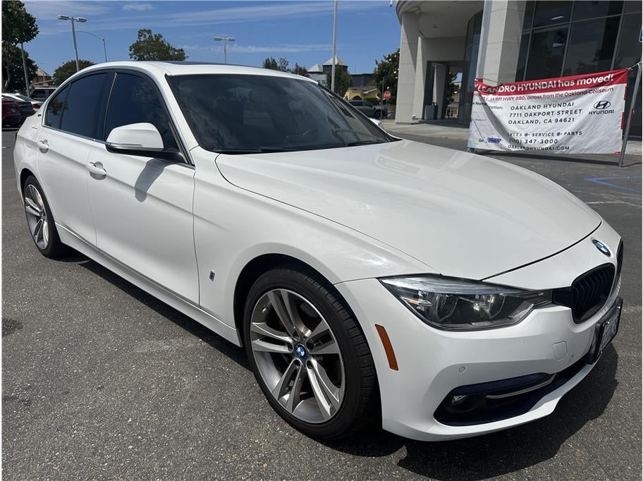 2018 BMW 3 Series 330e iPerformance Sedan 4D