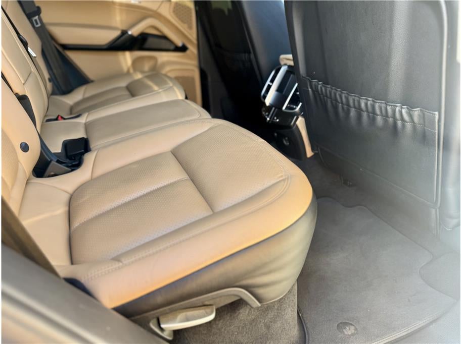 2018 Porsche Cayenne Sport Utility 4D