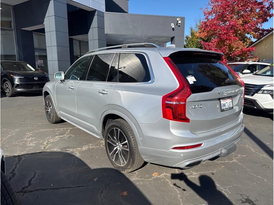2018 Volvo XC90 T6 Momentum Sport Utility 4D