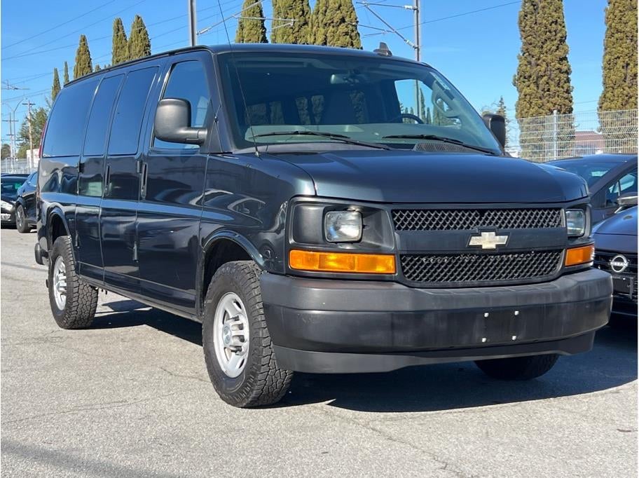 2017 Chevrolet Express 2500 Passenger LS Van 3D