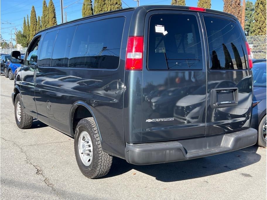 2017 Chevrolet Express 2500 Passenger LS Van 3D