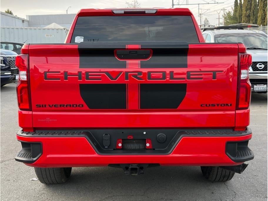 2021 Chevrolet Silverado 1500 Crew Cab Custom Pickup 4D 5 3/4 ft
