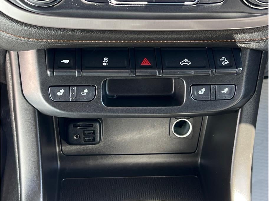 2022 GMC Canyon Crew Cab AT4 Pickup 4D 5 ft