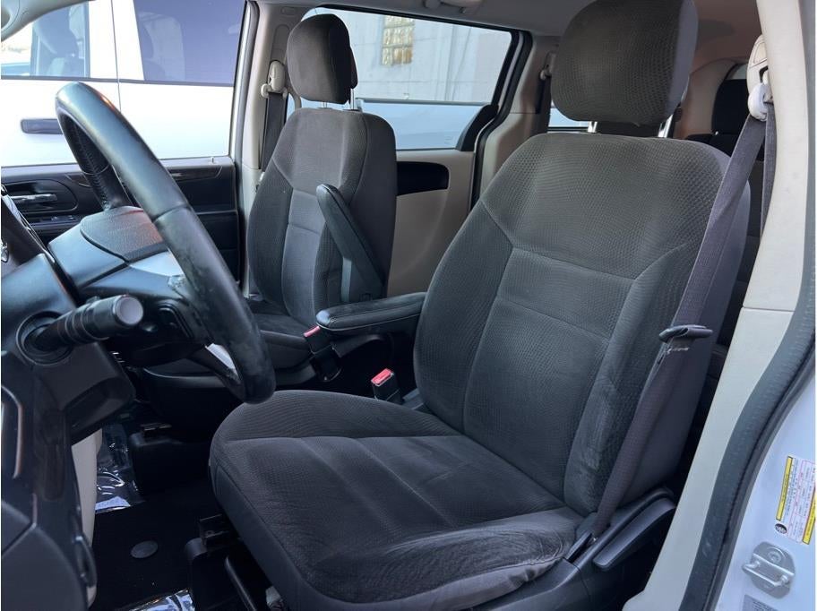 2017 Dodge Grand Caravan Passenger SE Minivan 4D