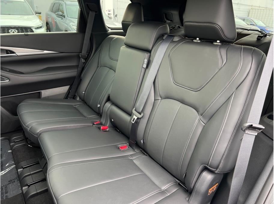 2025 INFINITI QX60 LUXE Sport Utility 4D