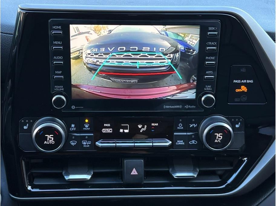 2021 Toyota Highlander XLE Sport Utility 4D