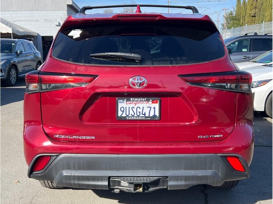 2021 Toyota Highlander XLE Sport Utility 4D
