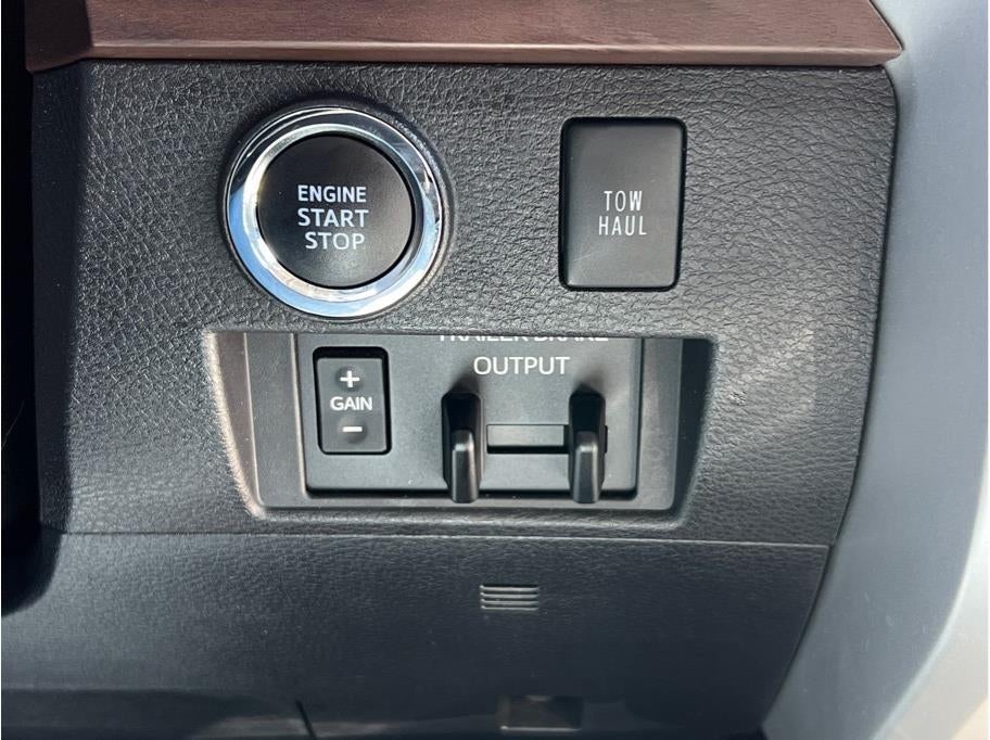 2021 Toyota Tundra CrewMax Limited Pickup 4D 5 1/2 ft