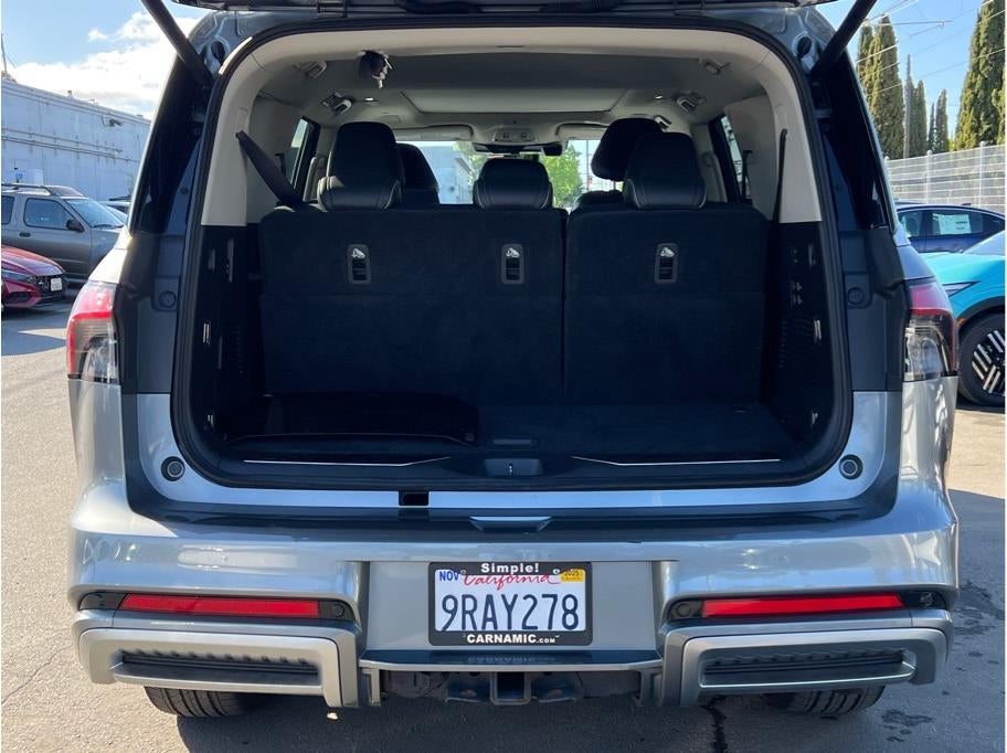 2025 INFINITI QX80 SENSORY Sport Utility 4D