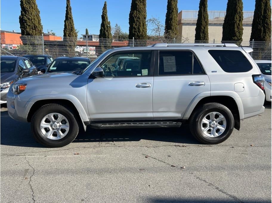 2018 Toyota 4Runner SR5 Sport Utility 4D