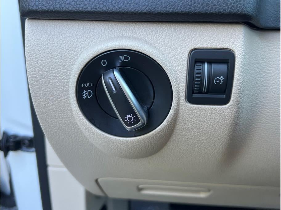 2015 Volkswagen Tiguan 2.0T SEL Sport Utility 4D