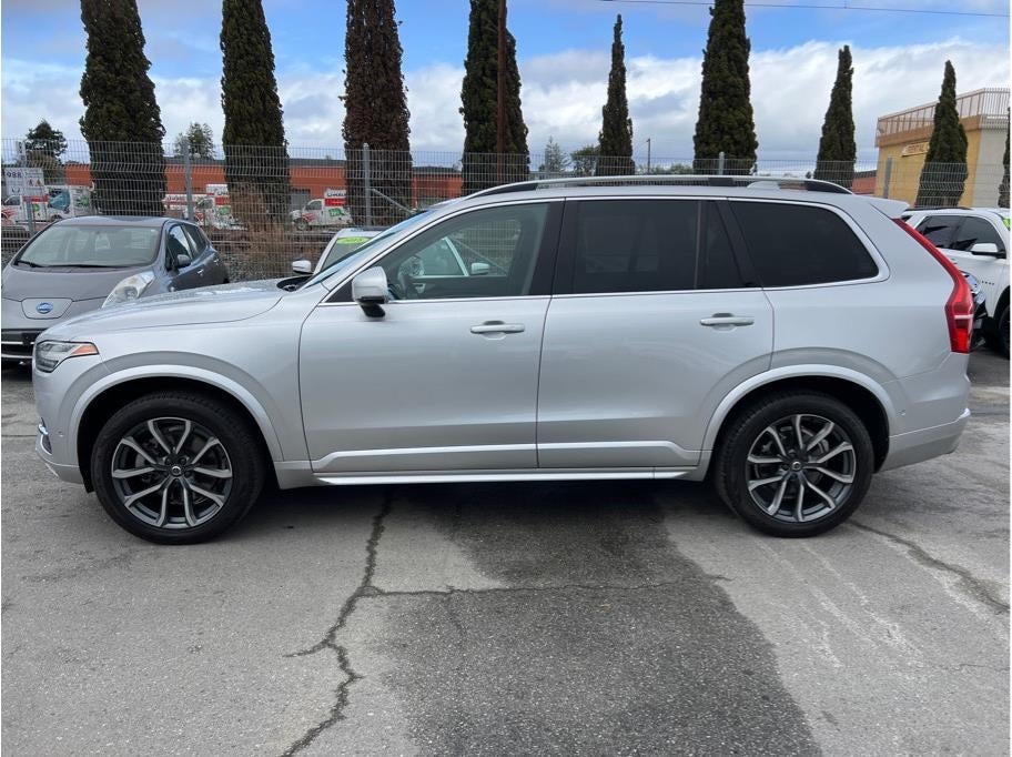 2016 Volvo XC90 T6 Momentum Sport Utility 4D
