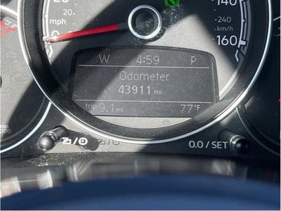 2017 Volkswagen Beetle 1.8T Classic Hatchback 2D