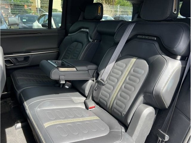 2024 Rivian R1S Dual Motor Large Pack