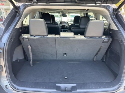 2021 Toyota Highlander XLE Sport Utility 4D