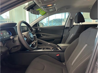 2025 Hyundai Elantra SE Sedan 4D