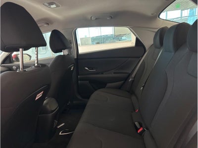 2025 Hyundai Elantra SE Sedan 4D