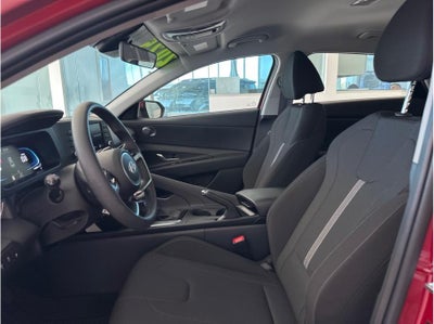 2025 Hyundai Elantra SE Sedan 4D