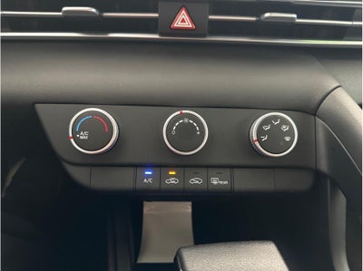 2025 Hyundai Elantra SE Sedan 4D