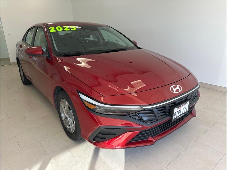2025 Hyundai Elantra SE Sedan 4D