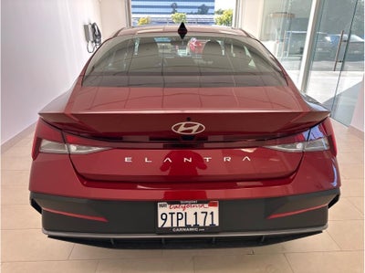 2025 Hyundai Elantra SE Sedan 4D
