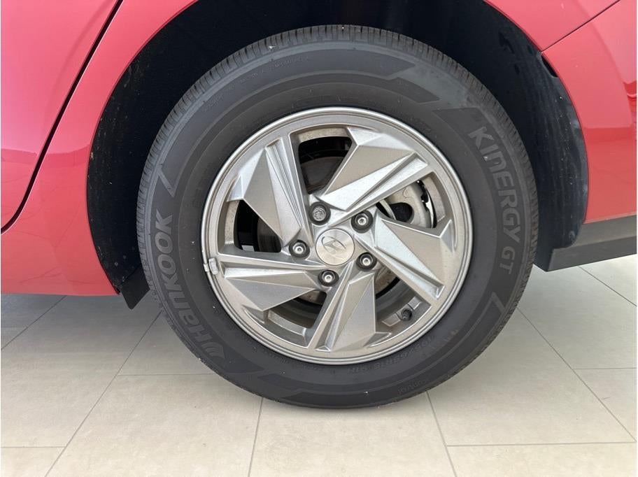 2025 Hyundai Elantra SE Sedan 4D