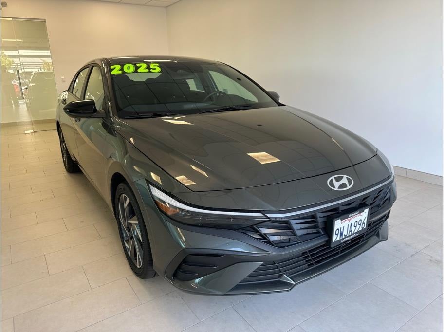 2025 Hyundai Elantra Hybrid SEL Sport HEV Sedan 4D