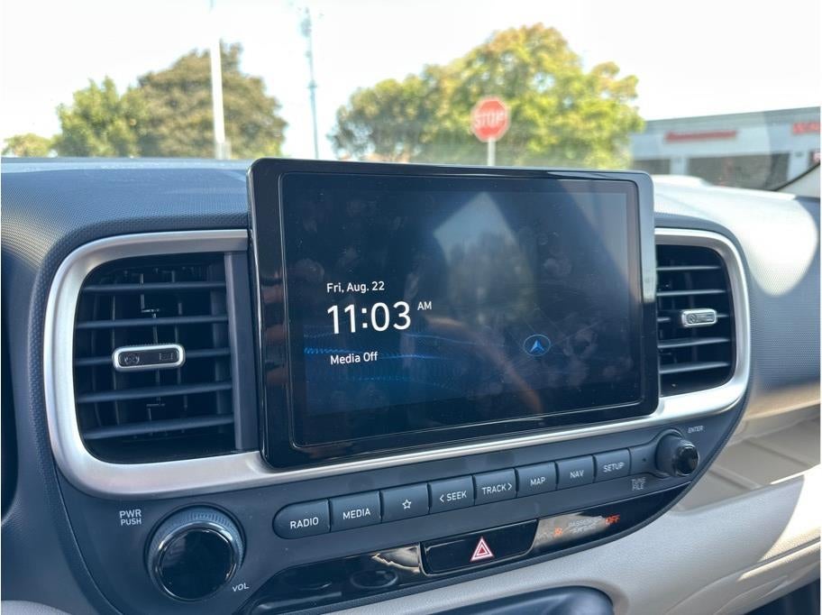 2024 Hyundai Venue Limited Sport Utility 4D