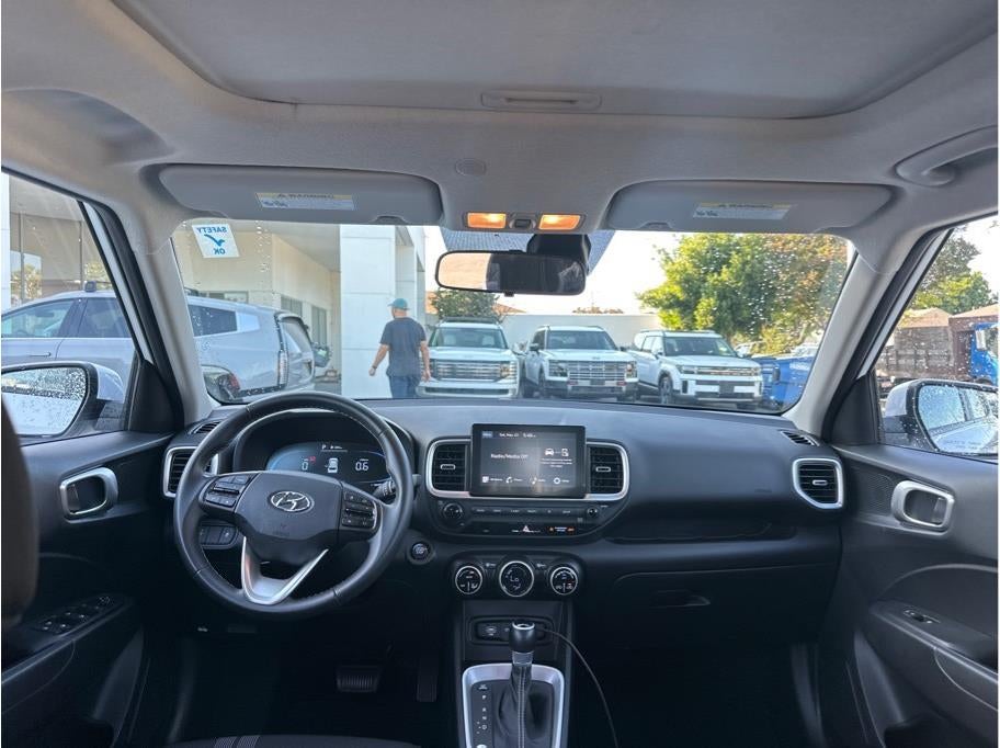 2025 Hyundai Venue SEL Sport Utility 4D